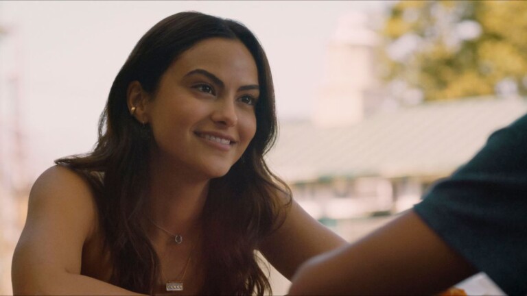 Camila Mendes no filme Música do Prime Video