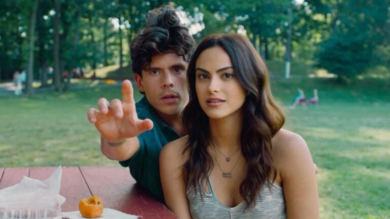 Rudy Mancuso e Camila Mendes no filme Música