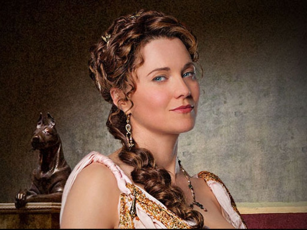 Lucy Lawless como Lucretia