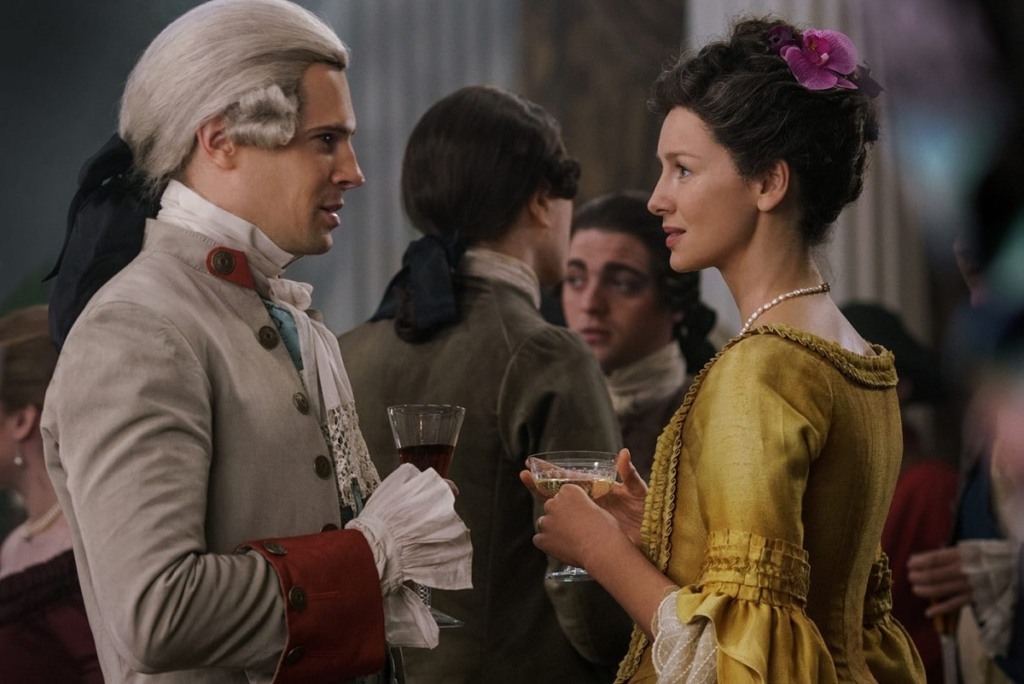 Outlander: Qual o significado da cena de sexo de Claire e Lorde John no último episódio