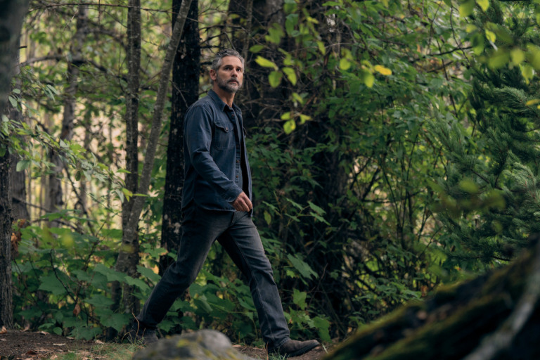 Indomável, minissérie de suspense da Netflix com Eric Bana, é um dos grandes destaques do final de semana